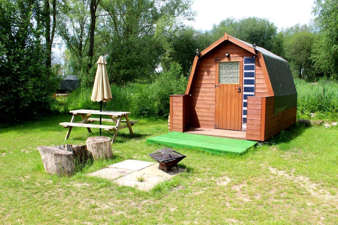 Rum Bridge Fisheries "The Cabin" Hotel Clare Bagian luar foto